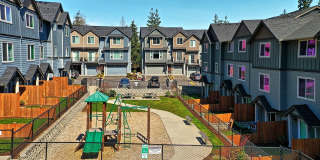 Spacious Townhome Near Silver Lake! Gallery 17