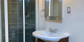 Charming 2 Bedroom/2 Bathroom Townhome in Federal Hill W/ Parking Gallery 15