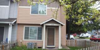 Spacious End-Unit 3-Bedroom Townhouse with 2-Car Garage & Central AC Gallery 1