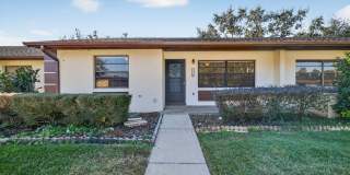 Charming 55+ 2-Bedroom Condo with Community Pool in Tavares Gallery 1