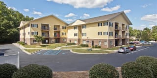 Lakecrest Apartments Gallery 3