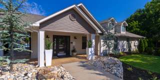 The Avenue Gallery 29