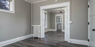 Elegant Renovation! HUGE 1 Bed 1 Bath Available Now! Gallery 24