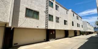 2 Bedroom/2.5 Bathroom Townhouse Fashion Park Villas Across Shops at Santa Anita Gallery 20