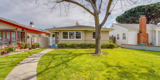 Cute-as-a-Button Coronado "Palmer" Home in a Fabulous School-Side Location – Coronado Village Gallery 4