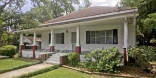 Updated Springfield Two Bedroom House with Porch and Back Yard! Gallery 1