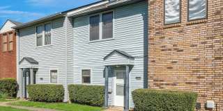 2 Bedroom 2.5 Bath 2 Car Carport - town house Gallery 32