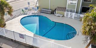 Close to the beach Gallery 78