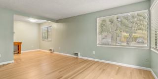 2 Bedroom 2 bath in the Heart of Ballard Gallery 8
