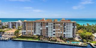 1150 Hillsboro Mile Gallery 1