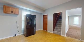 Madison/W.95th neighborhood : 3 bedroom/1 bath single family house available NOW. Gallery 62