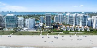 5875 Collins Avenue Gallery 16