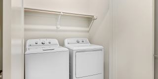 The Fieldston of Fairway - 55+ Apartment Homes Gallery 24