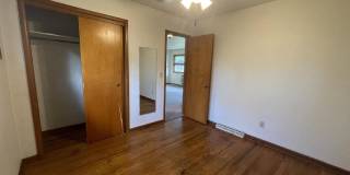 1906 E. Maxwell Gallery 13