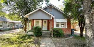Charming 2/1 with an additional living room or a 3rd bedroom room Gallery 1