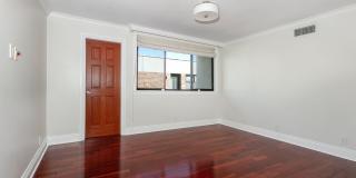 9323 Burton Way Gallery 13