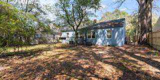Charming Duplex Near Daffin Park with Private Fenced Yard and Off-Street Parking Gallery 20