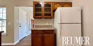 Spacious inside and out home for Rent Gallery 4