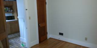AUGUST RENT FREE!!!  4 Bedroom Duplex in DOWNTOWN IOWA CITY! Gallery 11