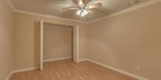 BEAUTIFUL CONDO, WALKING DISTANCE TO MTSU CAMPUS! Gallery 13