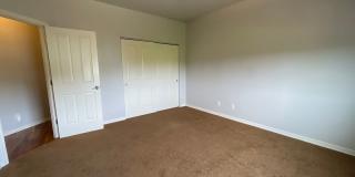 5 bedroom home with attached 3 car garage in Winchester Gallery 32