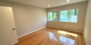 La Cañada Schools-  Family Home - Natural Hardwood, 2 car attached garage, Central A/C, New Appliances, expansive backyard entertaining space Gallery 12