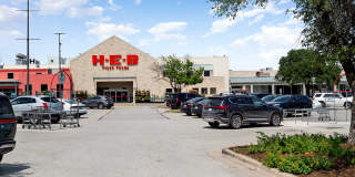 Paseo Bee Cave Gallery 39