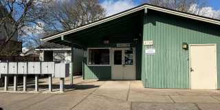 Updated 2 bedroom 1 bath duplex in Eugene!  $200 OFF YOUR FIRST MONTH'S RENT! Gallery 26