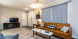 Cute midcentury modern home in central Lubbock! Gallery 8