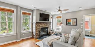 Spacious Kent Home | 6 Bed | 4 Bath | 4,000 Sf | Front Porch + Backyard | Detached 4-Car Garage Gallery 3
