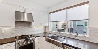 Beautiful three story live/work townhome in Westside Costa Mesa! Gallery 17
