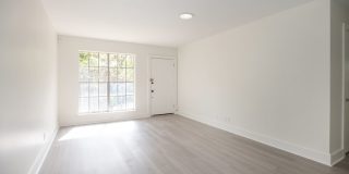 Minutes from Downtown and Blocks from St Edwards - Charming single-story Home Gallery 7
