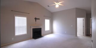 Charming 3 bedroom 2 bath Townhouse w/ fenced in yard located off Guilford College Road! Gallery 4
