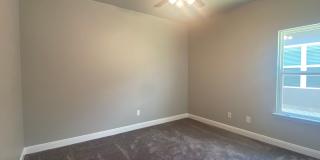 4 BEDROOM,  3 BATH Gallery 19