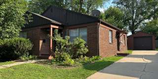NEW LISTING - AVAILABLE NOW!!!  Adorable 3 bedroom home just north of UIHC, VA, and Dental School Gallery 1