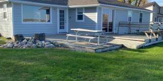 2 Bed 1 Bath LAKE RENTAL Gallery 1