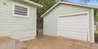 Spacious 4 bedroom rental ~ 4308 S Jackson Gallery 27