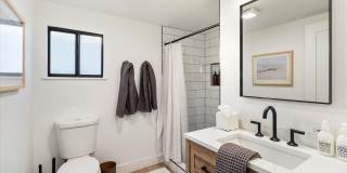 3827 E HAZELWOOD Street Gallery 18