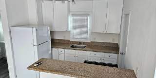 Wonderful 1 Bed 1 Bathroom Condo In Escondido - Call Today Gallery 3