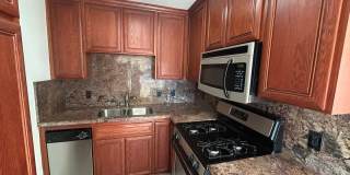 Updated Cottage in Banker's Hill Gallery 11