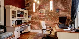 Bungalow in Desirable Highlands! Location Matters! Gallery 8
