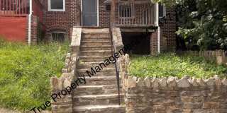 Spacious 3 Bedroom Home with Backyard & In-Unit Washer/Dryer Spacious 3 Bedroom Home with Backyard & In-Unit Washer/Dryer Gallery 1