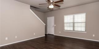 4 bedroom 2.5 bath in Lowell-south of Promanade Gallery 6