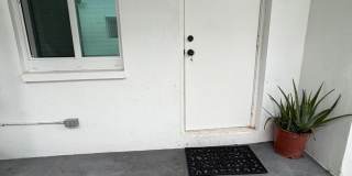 Charming 1 bed, 1 bath suite for rent Gallery 1