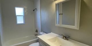 Beautiful 4 bed 2 Bath house in Aurora Gallery 15