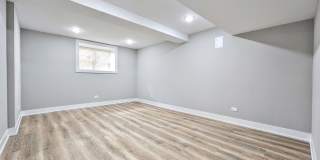 426 W Belden Ave Gallery 17