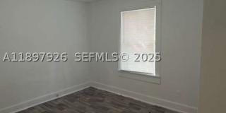 2748 Broadway Gallery 26