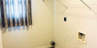 Spacious Townhome, Close to Fort Riley! Gallery 11