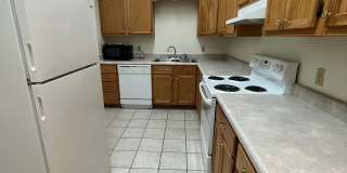 Prime location 2 Bedroom 1 Bath with Den Downtown Gallery 8