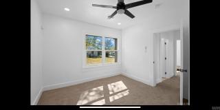 2501 S Maple Street Gallery 16